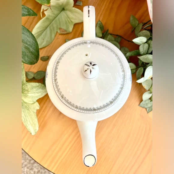 Lotus Garden Bone China Tea Pot 32oz by Gracie Bone China - Picture 5 of 12